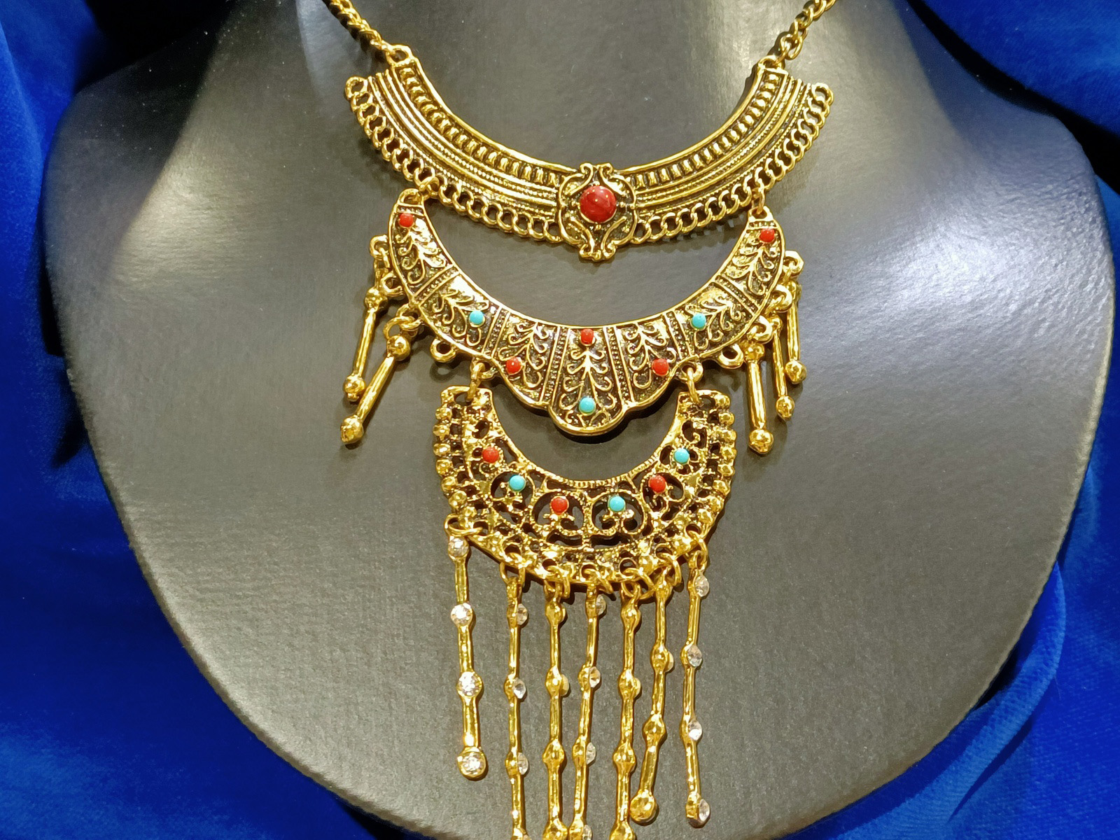 Collar Metal Sophia Oro Color