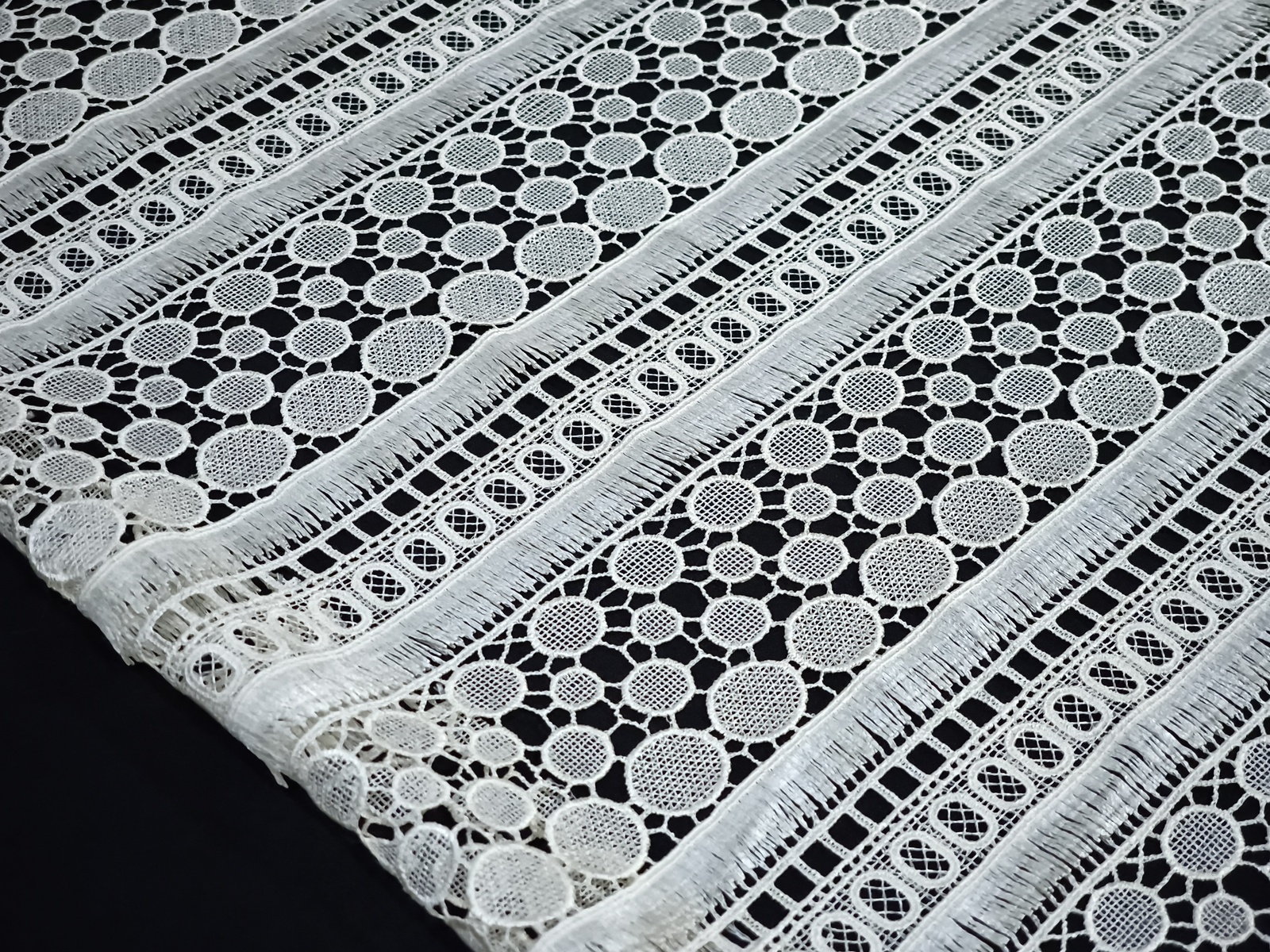 Guipur Vertical Fleco Crema